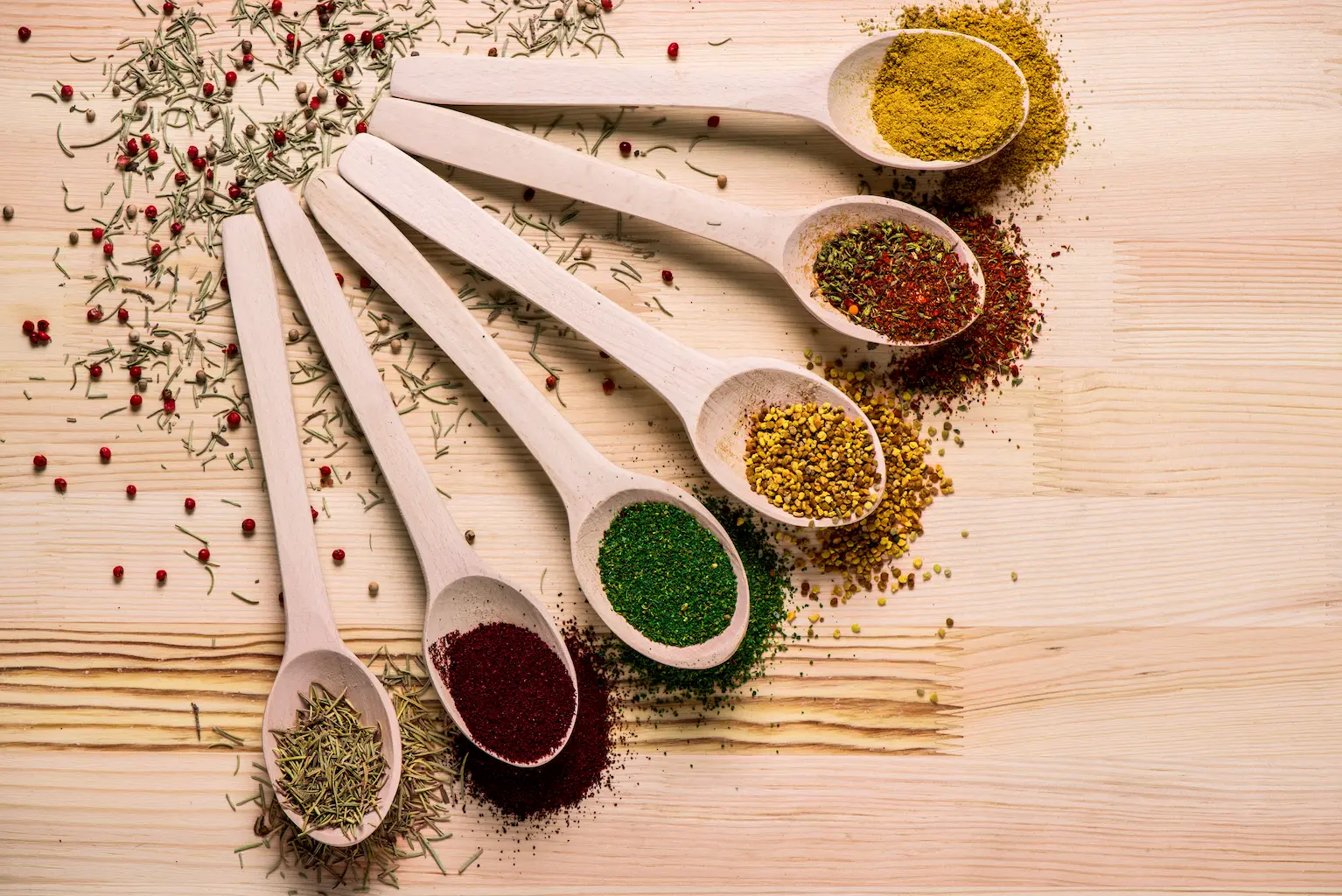 چی غذاتو خوشمزه میکنه؟ این چاشنی‌ها رو بشناس و جادوشون کن!