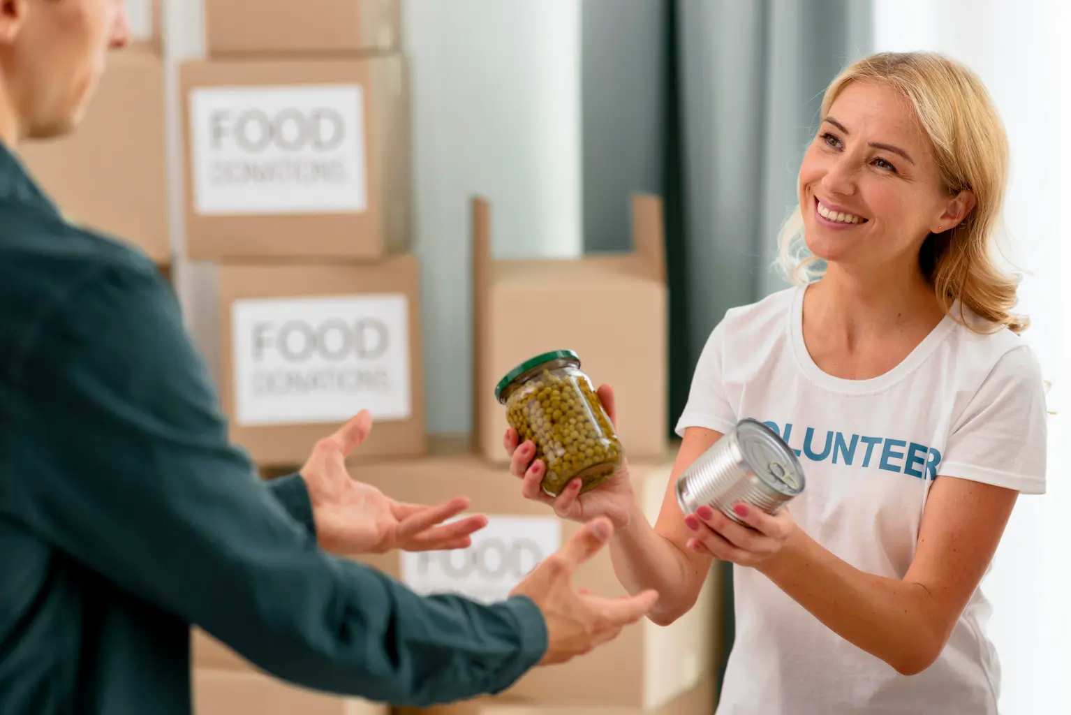 بررسی رقابت بین برندهای داخلی و خارجی در بازار عمده