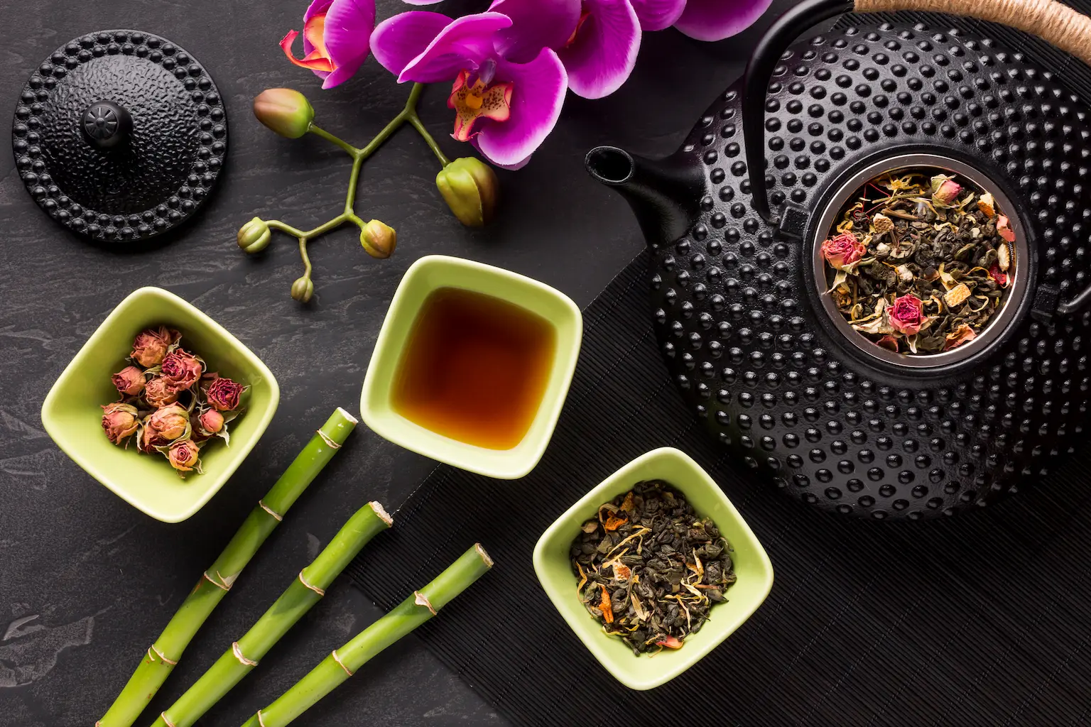 چای سبز در مقابل چای سیاه کدام سالم‌ تر است؟