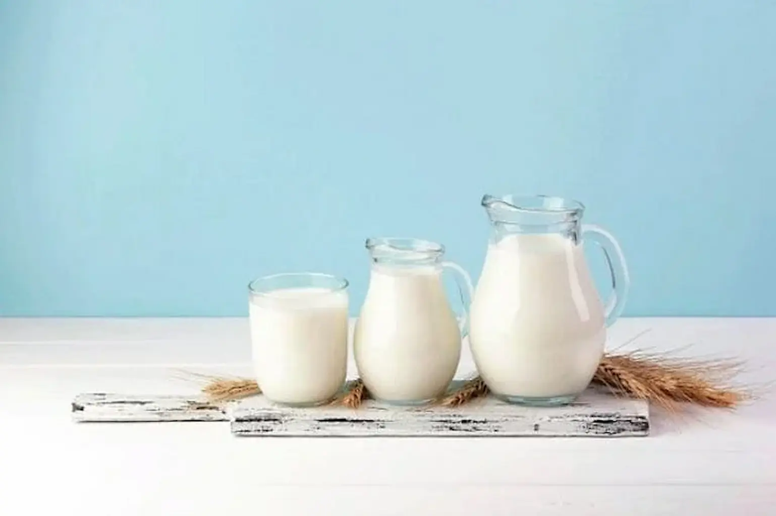 تفاوت انواع شیر کم‌ چرب، پر چرب و بدون لاکتوز