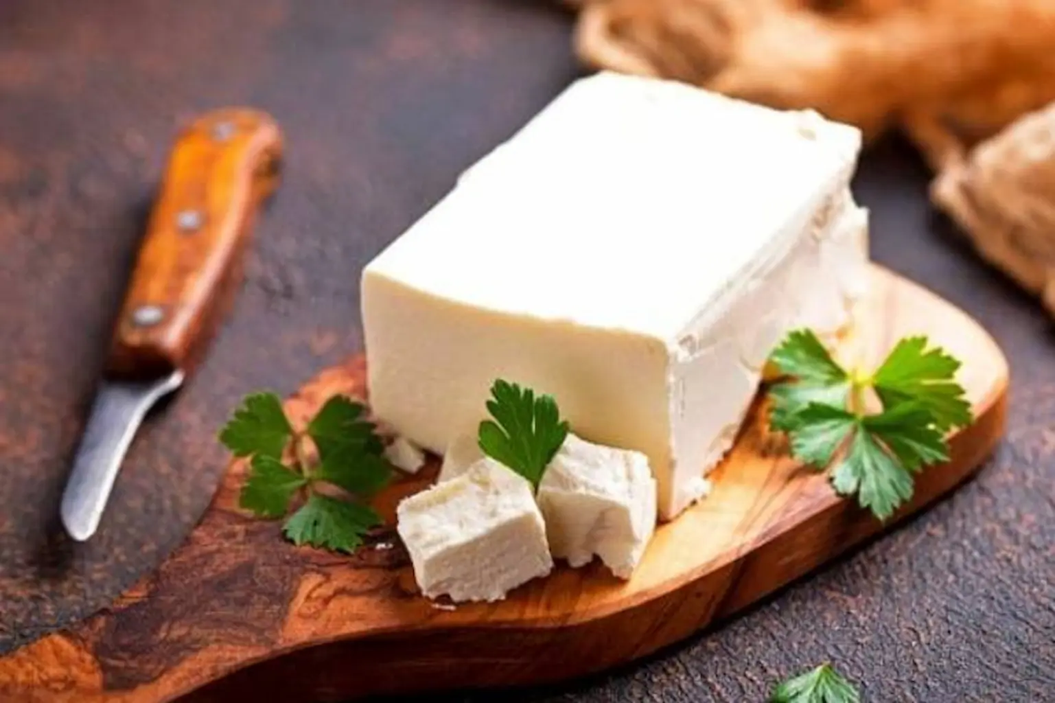 چگونه از خشک شدن پنیر جلوگیری کنیم؟ 2 چگونه از خشک شدن پنیر جلوگیری کنیم؟