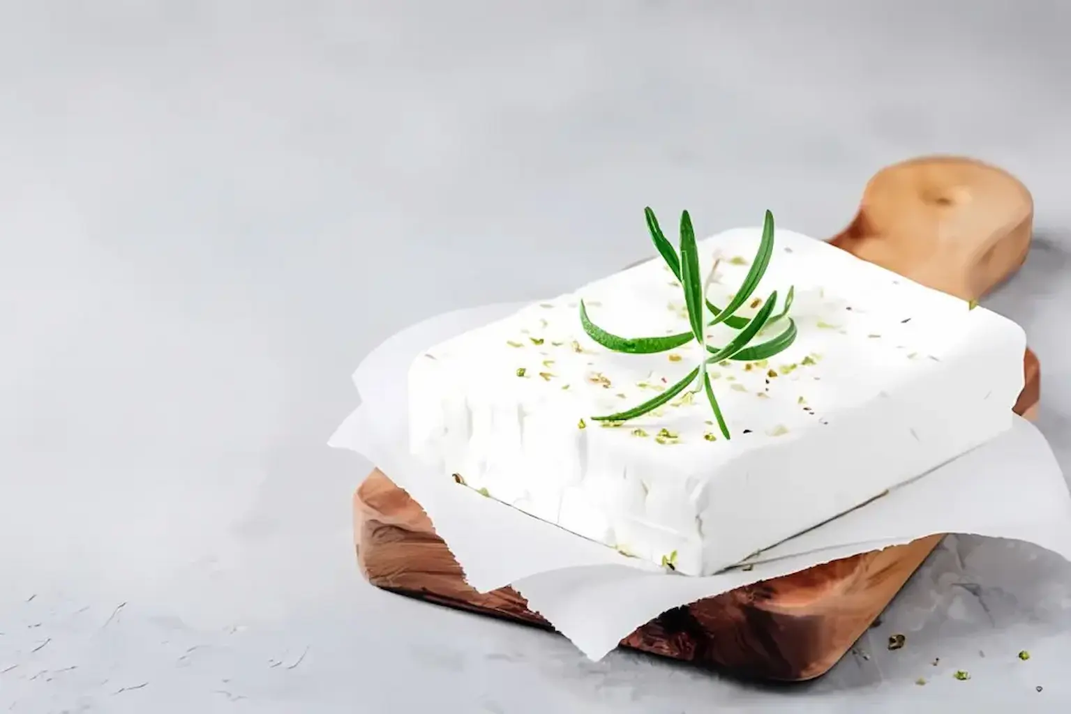 چگونه از خشک شدن پنیر جلوگیری کنیم؟