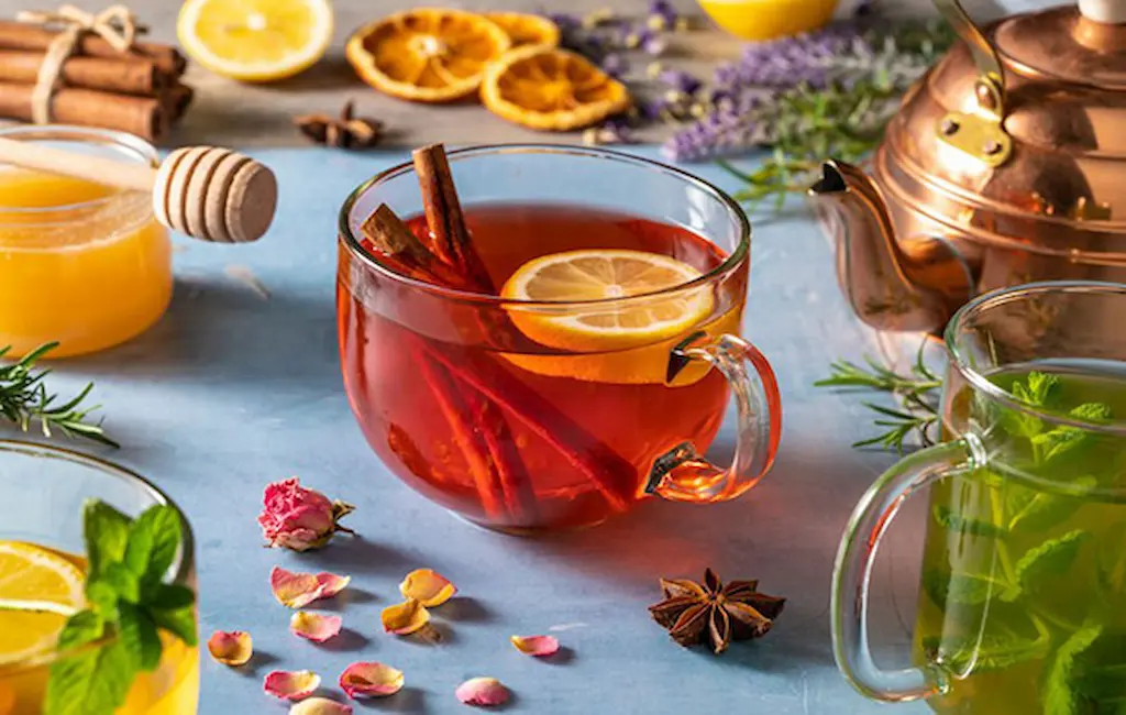 راهنمای خرید و دم‌ کردن چای‌ های معطر