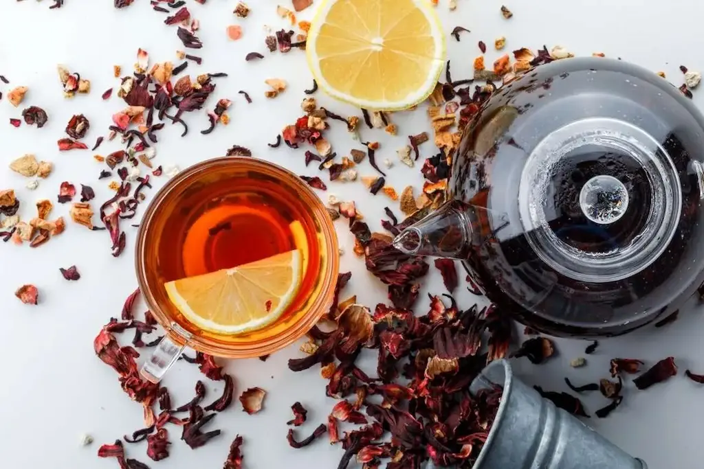 راهنمای خرید و دم‌ کردن چای‌ های معطر